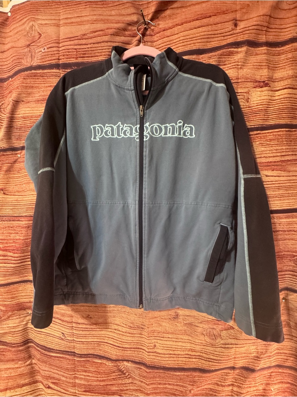 Men’s Patagonia sz M  Blue with Navy Lightweight Full-Zip Jacket